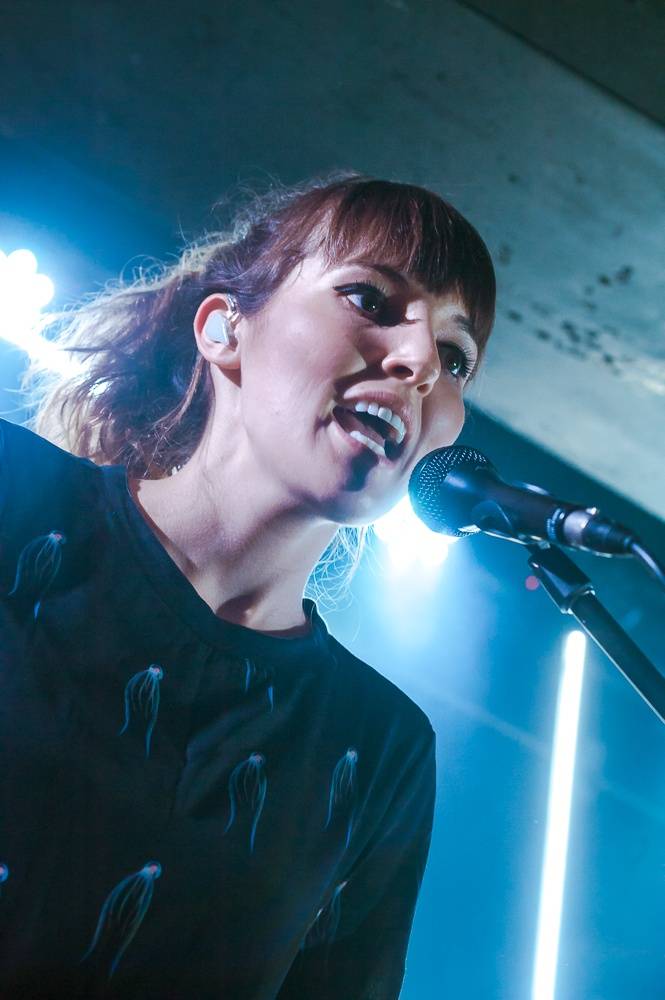 Oh Wonder v Praze: Narvané Rock Café se usmívalo od ucha k uchu