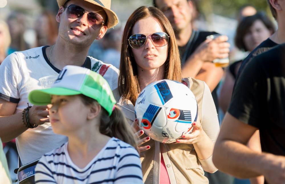 Wohnout ve Žlutých lázních roztančili fanoušky fotbalu 