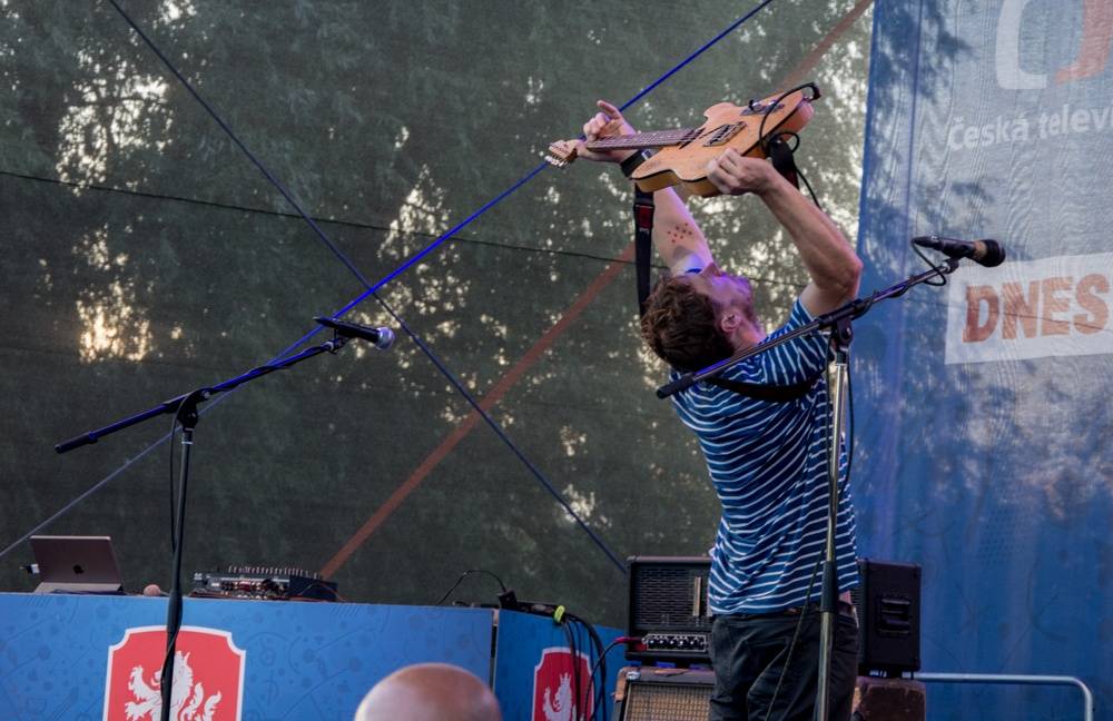 Wohnout ve Žlutých lázních roztančili fanoušky fotbalu 