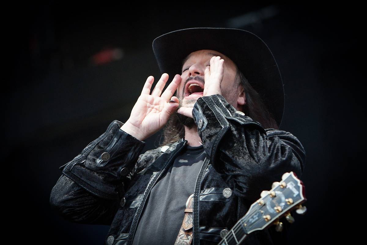 Lucie naordinovala Šrouby do hlavy i Pražanům! 30 let oslavila v Edenu