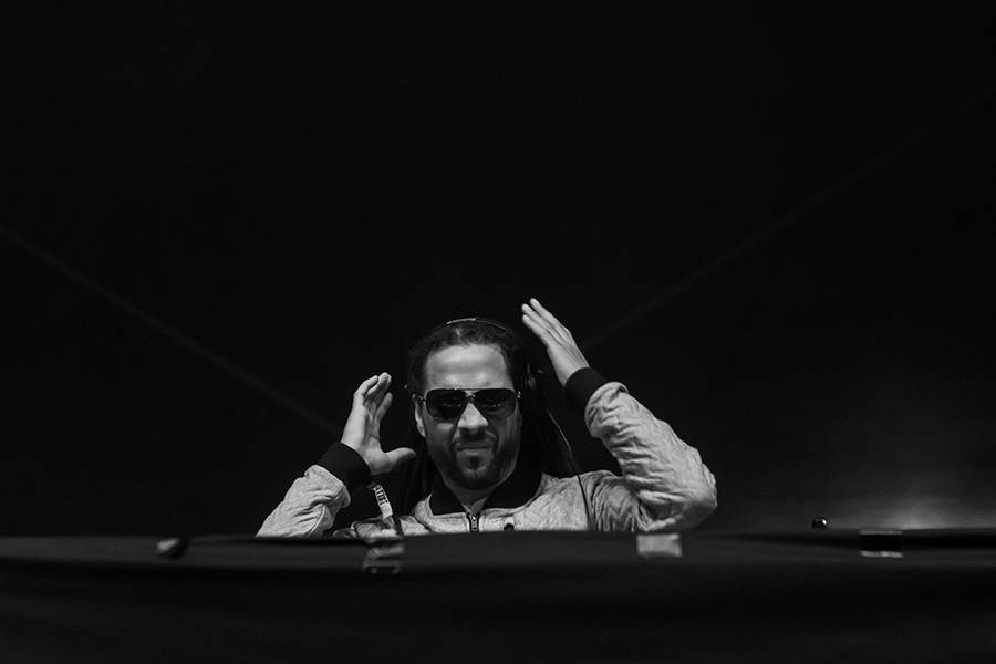 Prvním dnem Rock for People létala energie napříč žánry