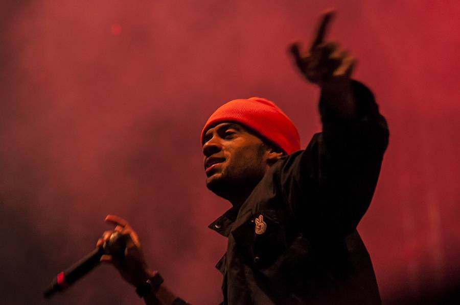 Prvním dnem Rock for People létala energie napříč žánry