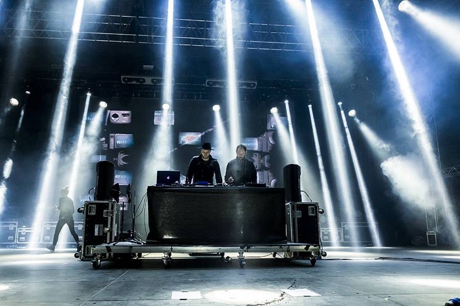 Prvním dnem Rock for People létala energie napříč žánry