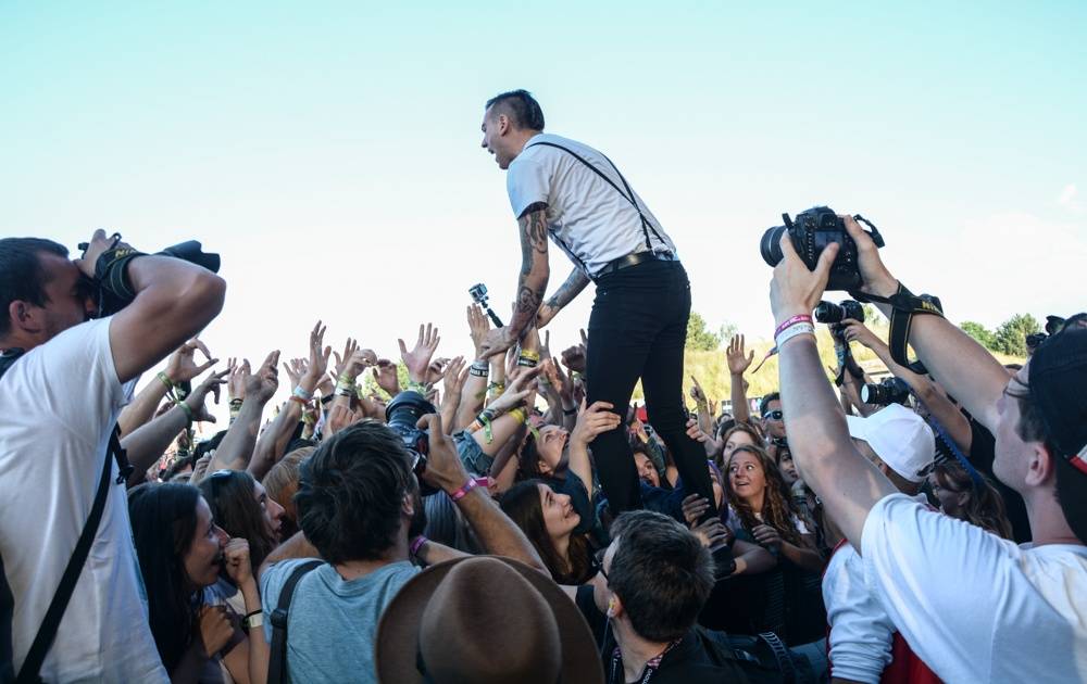 Rock for People přilákal desítky tisíc lidí. Finále obstarali Massive Attack, The 1975 či Enter Shikari