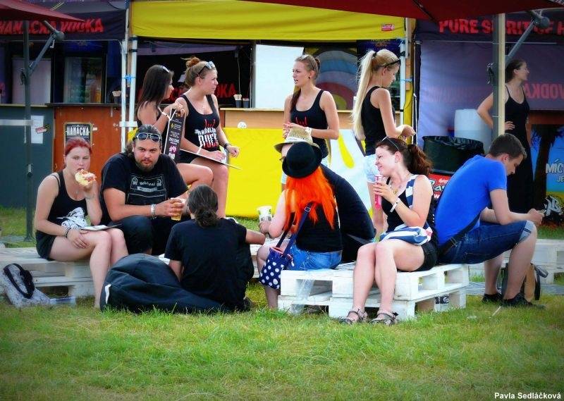 Spálené Poříčí žilo tvrdou muzikou. Přijeli Orphaned Land, Dymytry i Arakain