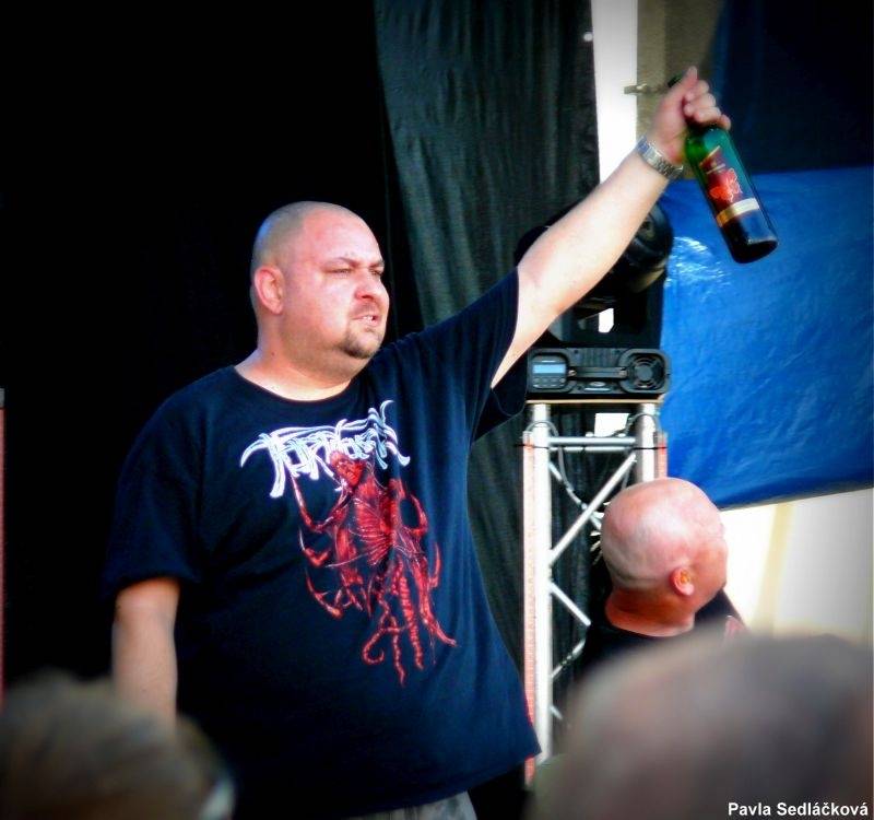 Spálené Poříčí žilo tvrdou muzikou. Přijeli Orphaned Land, Dymytry i Arakain