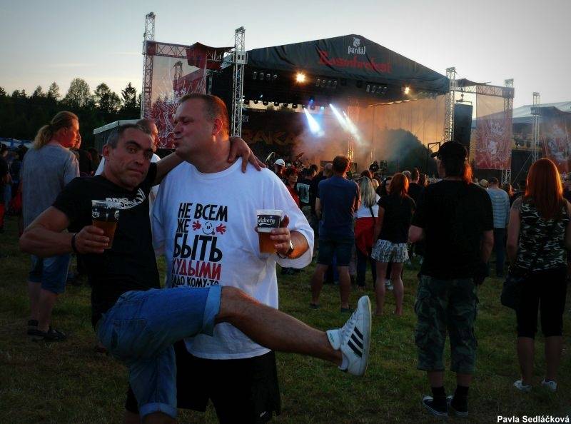 Spálené Poříčí žilo tvrdou muzikou. Přijeli Orphaned Land, Dymytry i Arakain