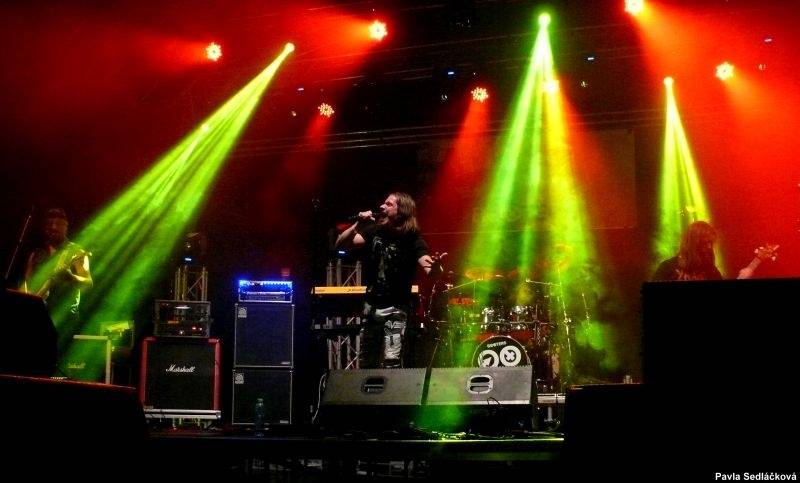 Spálené Poříčí žilo tvrdou muzikou. Přijeli Orphaned Land, Dymytry i Arakain