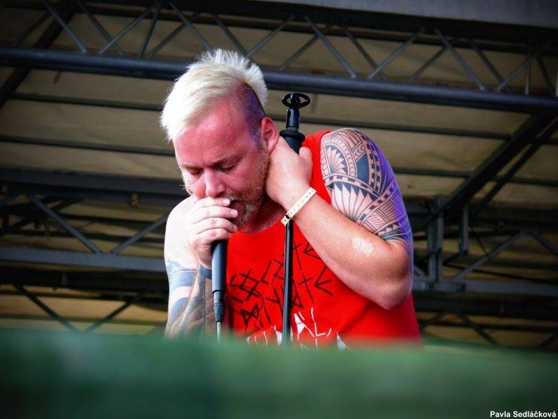 Spálené Poříčí žilo tvrdou muzikou. Přijeli Orphaned Land, Dymytry i Arakain