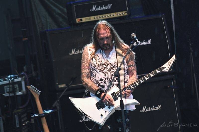 Rocková Hostim: Diváky bavili ZakázanÝovoce, oheň i zahraniční kapely