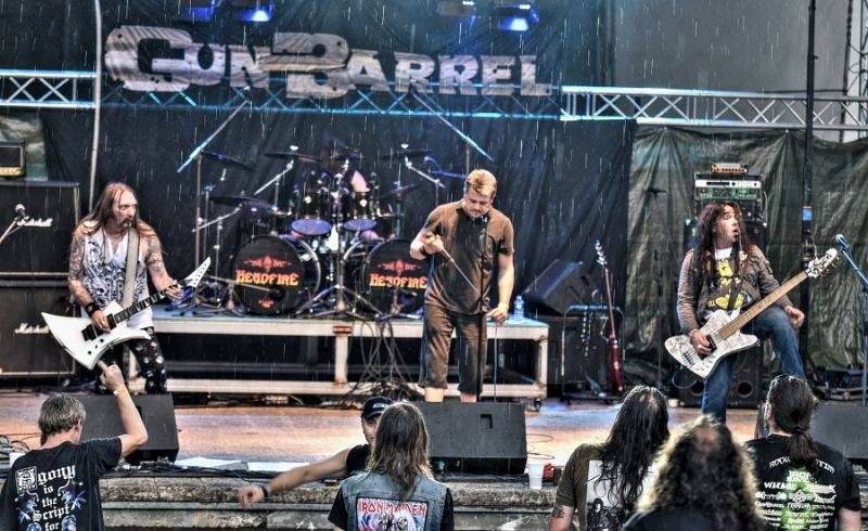 Rocková Hostim: Diváky bavili ZakázanÝovoce, oheň i zahraniční kapely