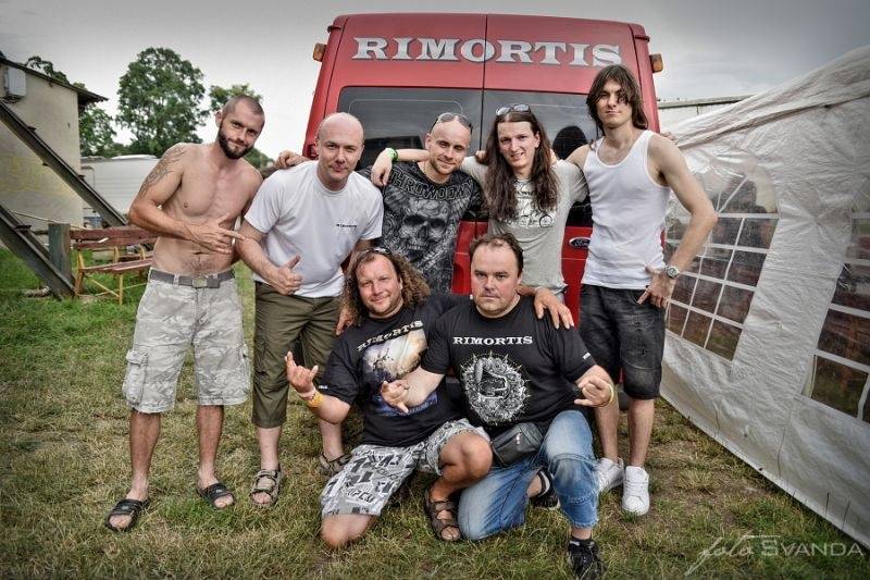 Rocková Hostim: Diváky bavili ZakázanÝovoce, oheň i zahraniční kapely