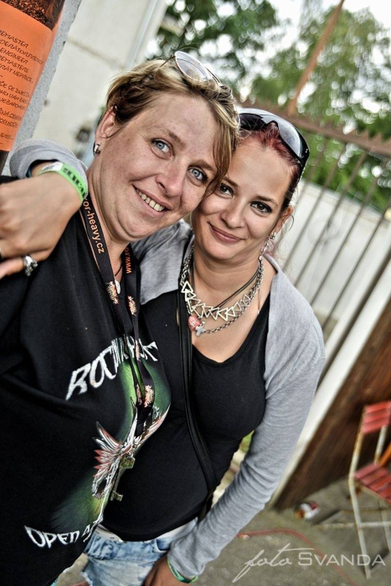 Rocková Hostim: Diváky bavili ZakázanÝovoce, oheň i zahraniční kapely