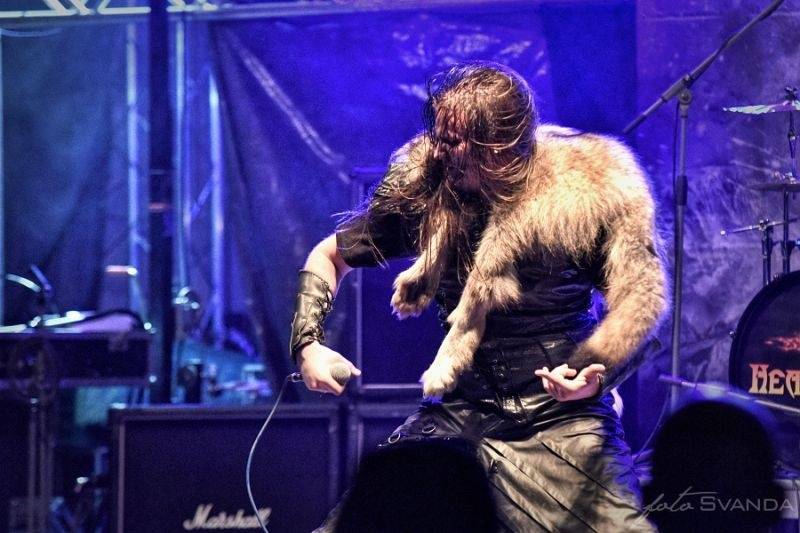 Rocková Hostim: Diváky bavili ZakázanÝovoce, oheň i zahraniční kapely