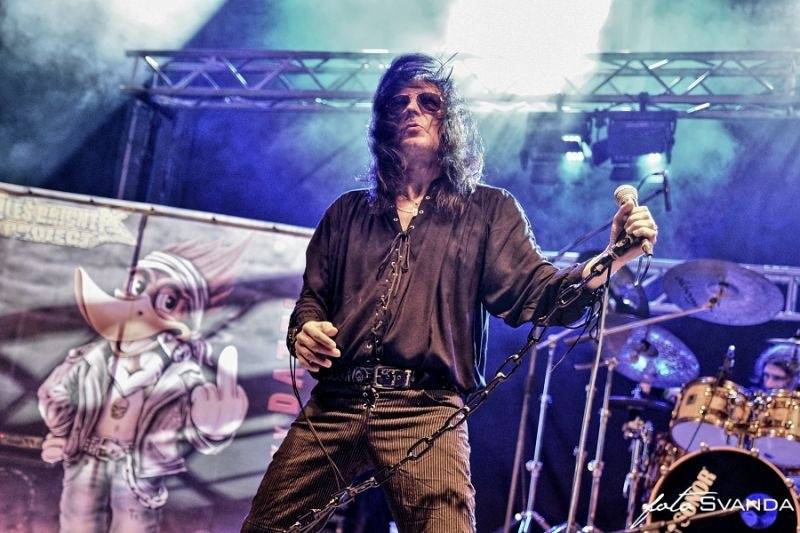 Rocková Hostim: Diváky bavili ZakázanÝovoce, oheň i zahraniční kapely