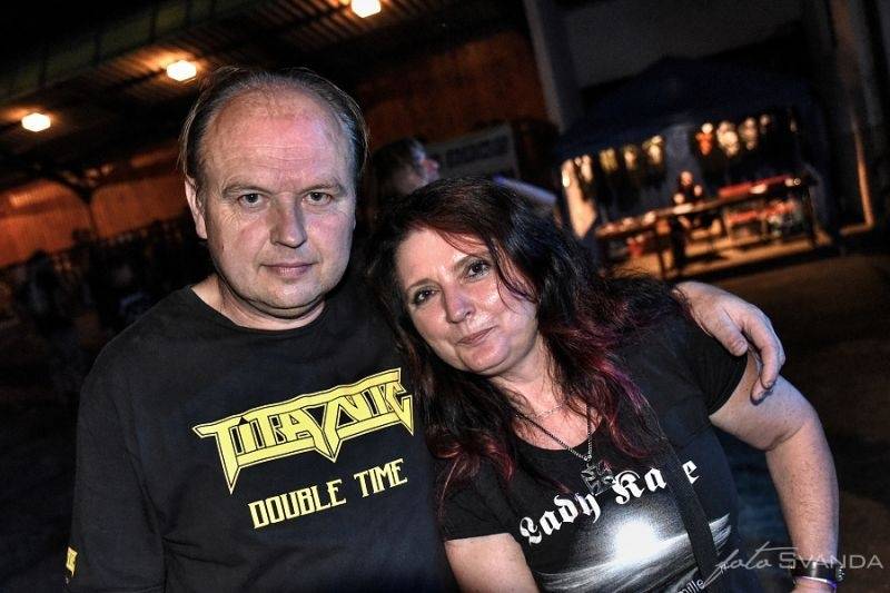 Rocková Hostim: Diváky bavili ZakázanÝovoce, oheň i zahraniční kapely