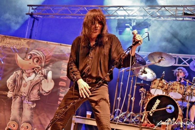 Rocková Hostim: Diváky bavili ZakázanÝovoce, oheň i zahraniční kapely