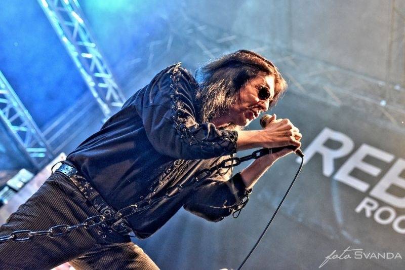 Rocková Hostim: Diváky bavili ZakázanÝovoce, oheň i zahraniční kapely