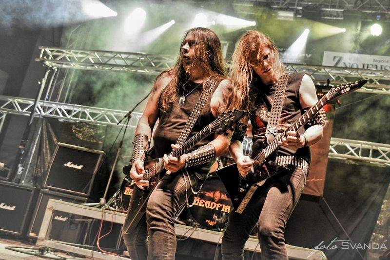 Rocková Hostim: Diváky bavili ZakázanÝovoce, oheň i zahraniční kapely