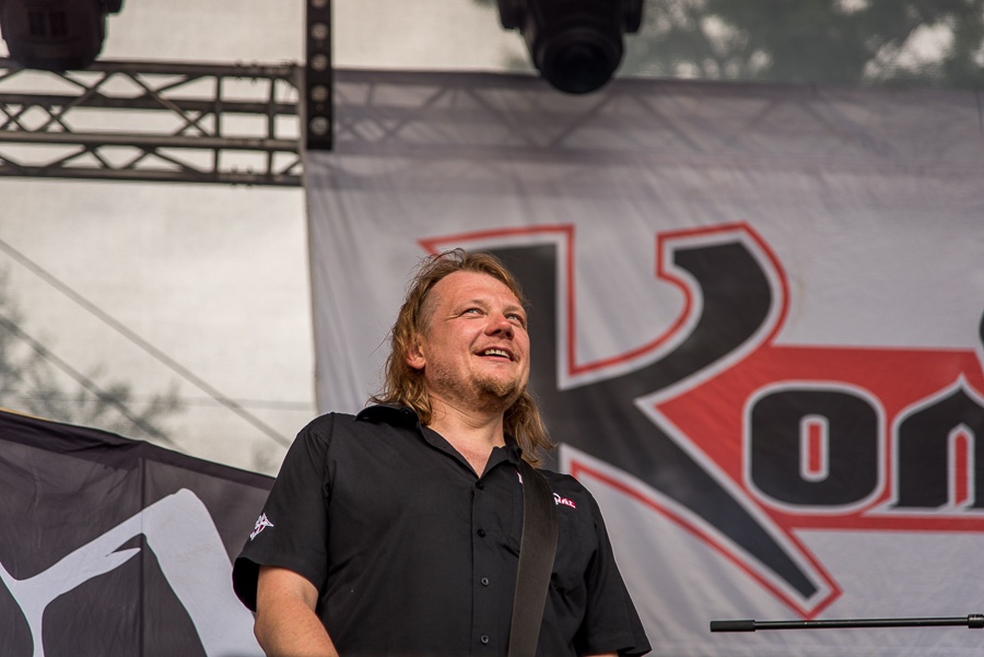 V Holýšově odstartoval ďábelský mejdan. Festival Pekelný ostrov vítá Rybičky 48 nebo Chinaski