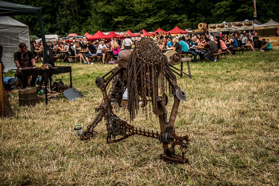 V Holýšově odstartoval ďábelský mejdan. Festival Pekelný ostrov vítá Rybičky 48 nebo Chinaski