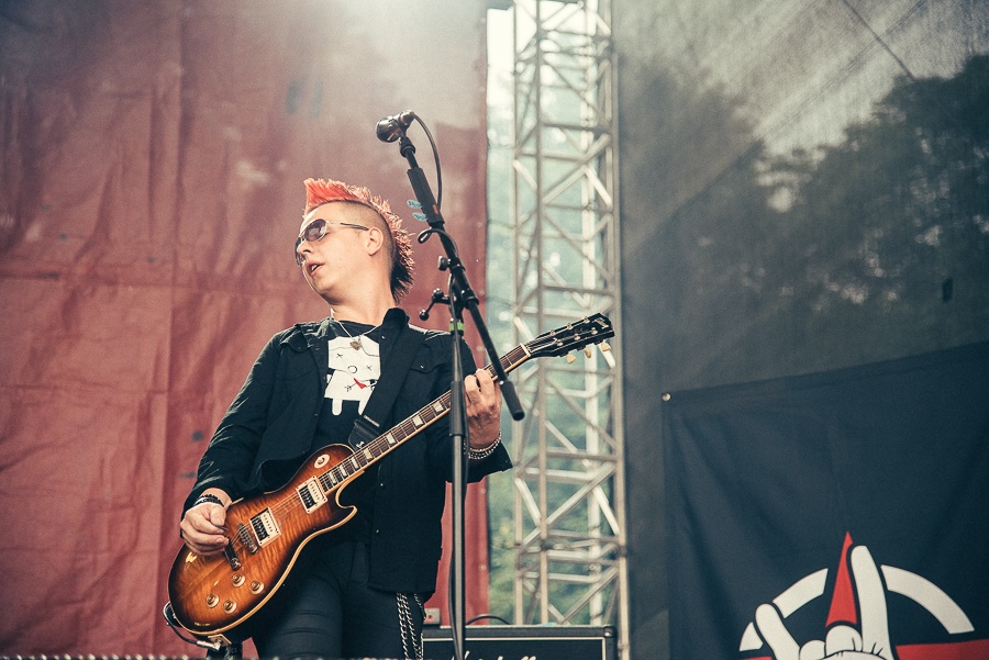 V Holýšově odstartoval ďábelský mejdan. Festival Pekelný ostrov vítá Rybičky 48 nebo Chinaski