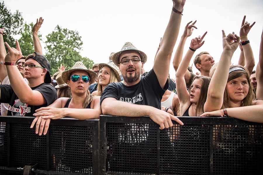 V Holýšově odstartoval ďábelský mejdan. Festival Pekelný ostrov vítá Rybičky 48 nebo Chinaski