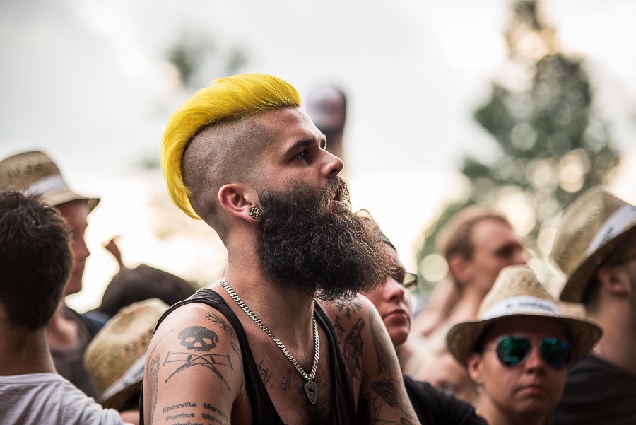 V Holýšově odstartoval ďábelský mejdan. Festival Pekelný ostrov vítá Rybičky 48 nebo Chinaski