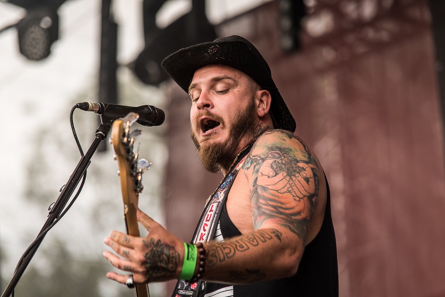 V Holýšově odstartoval ďábelský mejdan. Festival Pekelný ostrov vítá Rybičky 48 nebo Chinaski