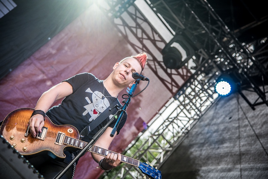 V Holýšově odstartoval ďábelský mejdan. Festival Pekelný ostrov vítá Rybičky 48 nebo Chinaski