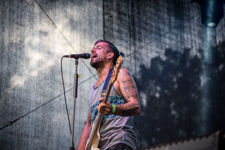 V Holýšově odstartoval ďábelský mejdan. Festival Pekelný ostrov vítá Rybičky 48 nebo Chinaski