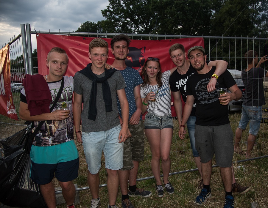 V Holýšově odstartoval ďábelský mejdan. Festival Pekelný ostrov vítá Rybičky 48 nebo Chinaski