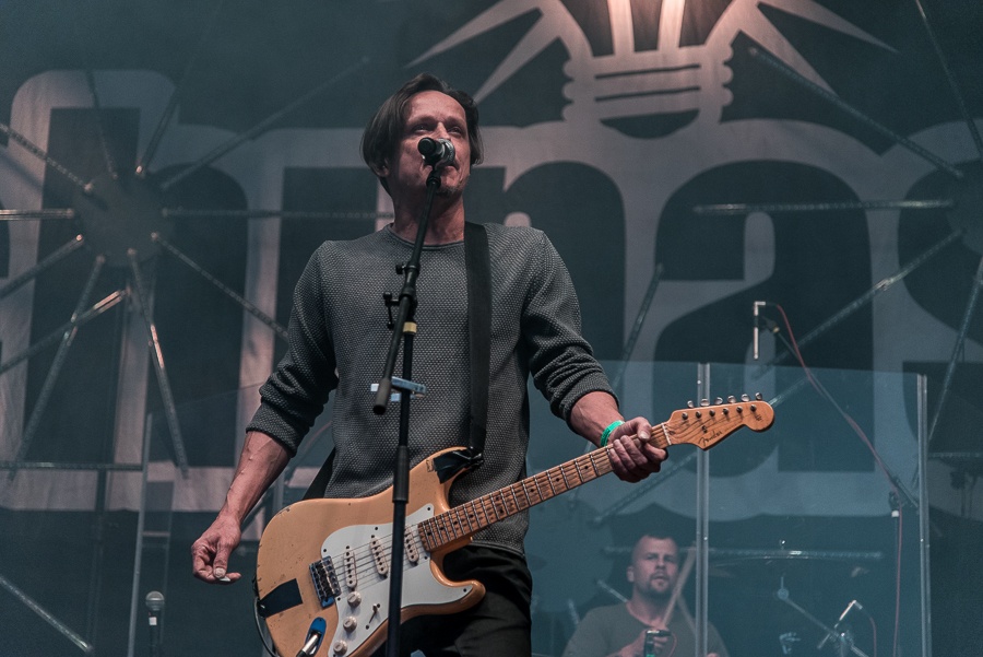 V Holýšově odstartoval ďábelský mejdan. Festival Pekelný ostrov vítá Rybičky 48 nebo Chinaski