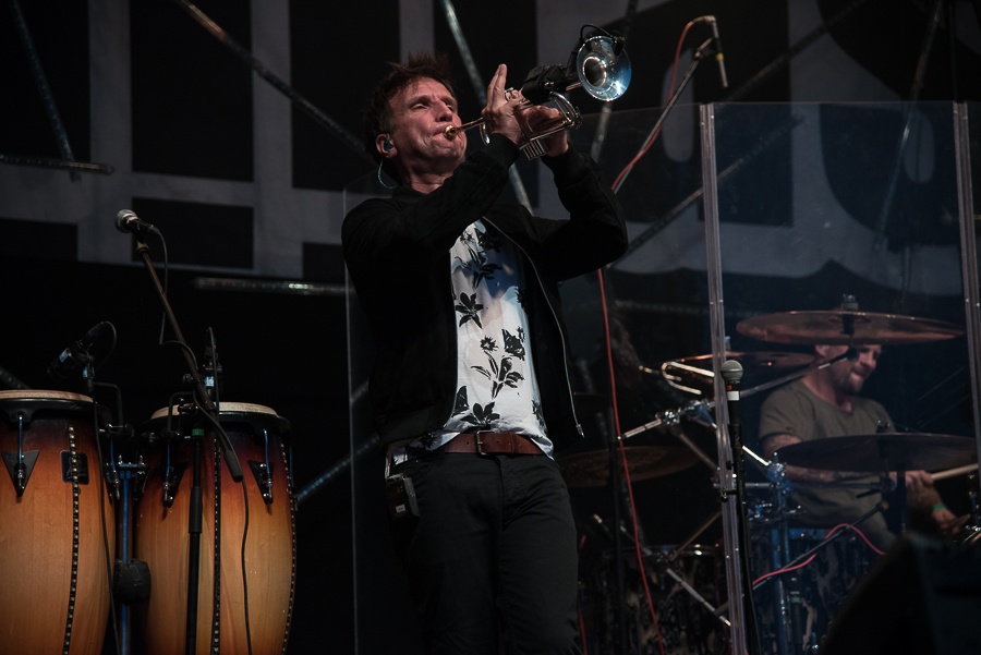 V Holýšově odstartoval ďábelský mejdan. Festival Pekelný ostrov vítá Rybičky 48 nebo Chinaski