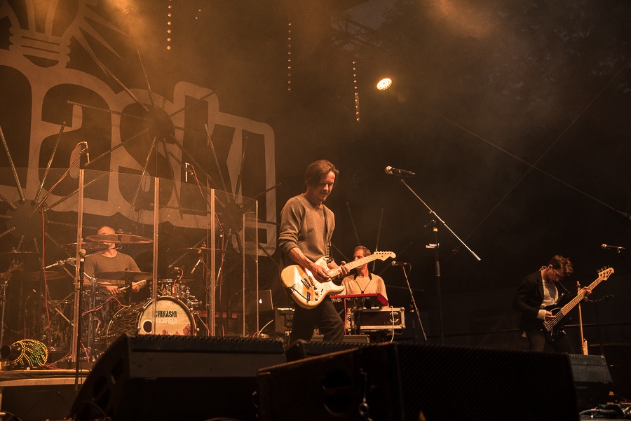 V Holýšově odstartoval ďábelský mejdan. Festival Pekelný ostrov vítá Rybičky 48 nebo Chinaski