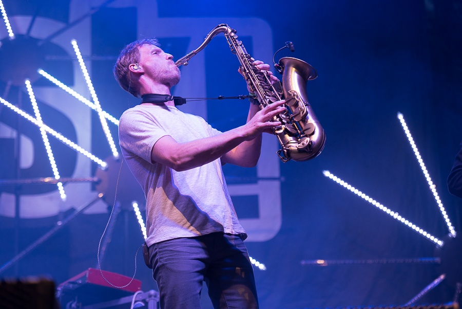 V Holýšově odstartoval ďábelský mejdan. Festival Pekelný ostrov vítá Rybičky 48 nebo Chinaski