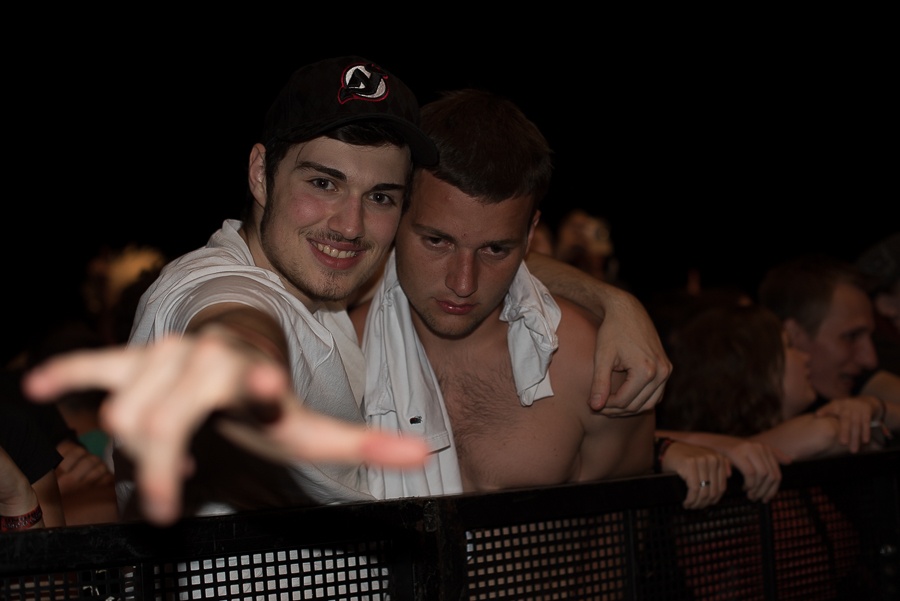 V Holýšově odstartoval ďábelský mejdan. Festival Pekelný ostrov vítá Rybičky 48 nebo Chinaski