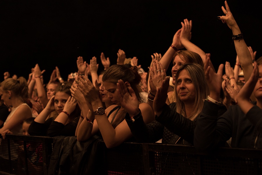 V Holýšově odstartoval ďábelský mejdan. Festival Pekelný ostrov vítá Rybičky 48 nebo Chinaski