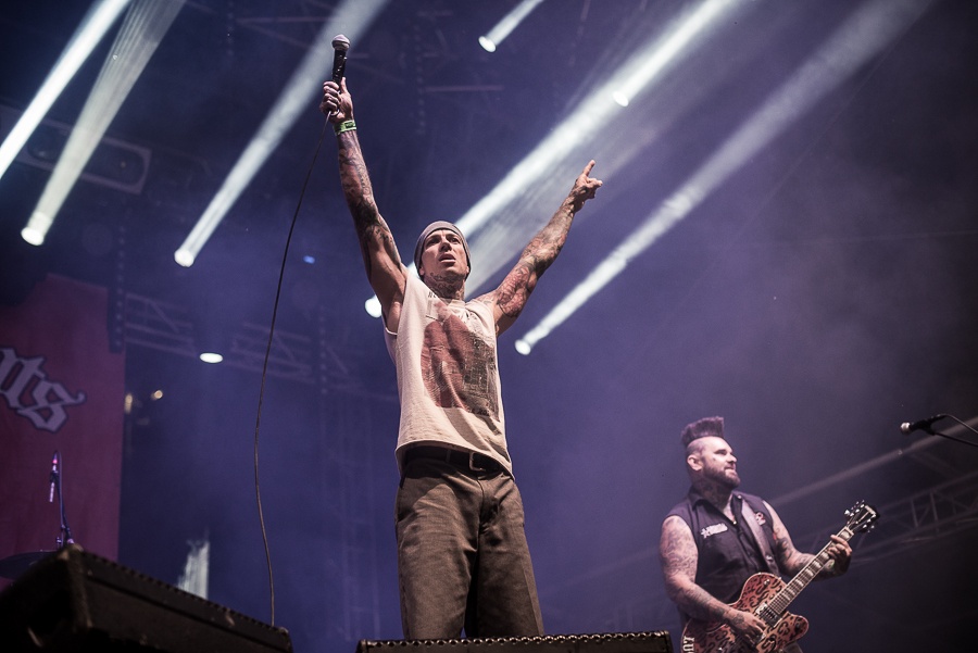 V Holýšově odstartoval ďábelský mejdan. Festival Pekelný ostrov vítá Rybičky 48 nebo Chinaski