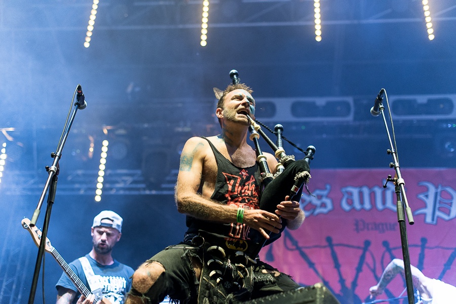 V Holýšově odstartoval ďábelský mejdan. Festival Pekelný ostrov vítá Rybičky 48 nebo Chinaski