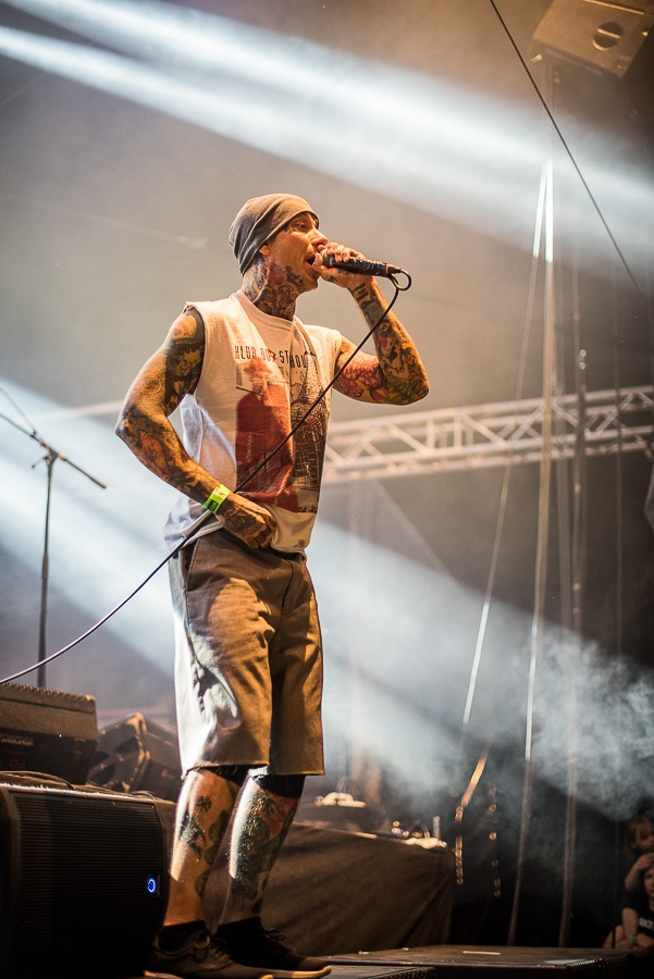 V Holýšově odstartoval ďábelský mejdan. Festival Pekelný ostrov vítá Rybičky 48 nebo Chinaski