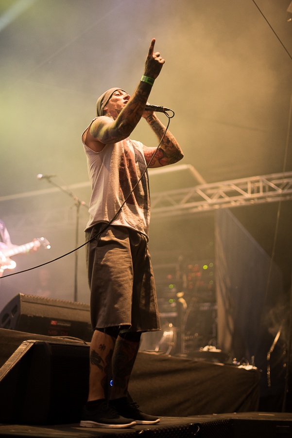 V Holýšově odstartoval ďábelský mejdan. Festival Pekelný ostrov vítá Rybičky 48 nebo Chinaski