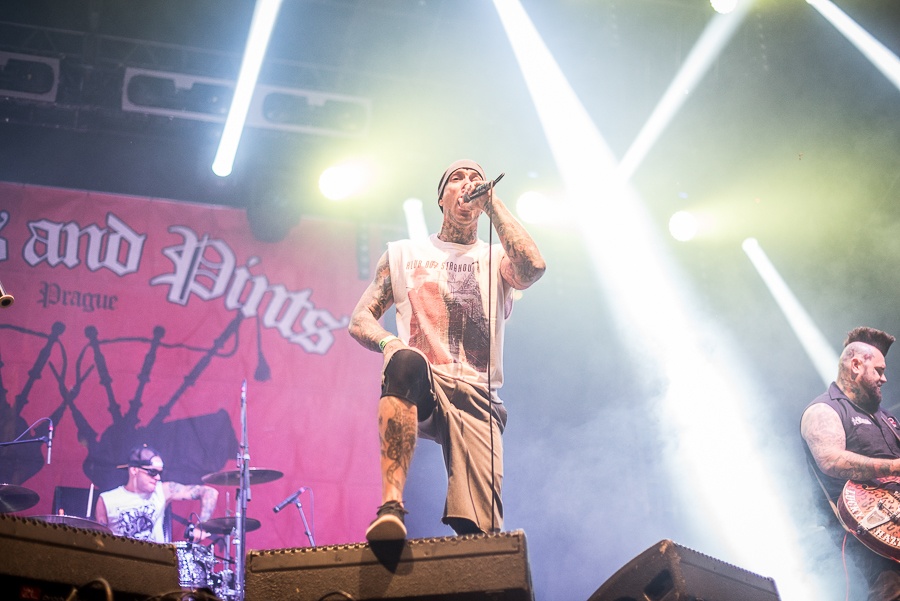 V Holýšově odstartoval ďábelský mejdan. Festival Pekelný ostrov vítá Rybičky 48 nebo Chinaski