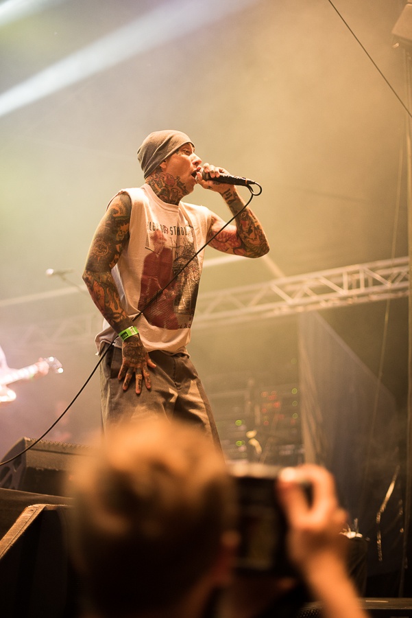 V Holýšově odstartoval ďábelský mejdan. Festival Pekelný ostrov vítá Rybičky 48 nebo Chinaski