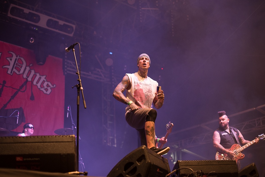 V Holýšově odstartoval ďábelský mejdan. Festival Pekelný ostrov vítá Rybičky 48 nebo Chinaski