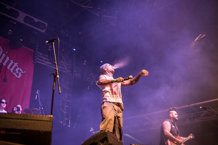 V Holýšově odstartoval ďábelský mejdan. Festival Pekelný ostrov vítá Rybičky 48 nebo Chinaski