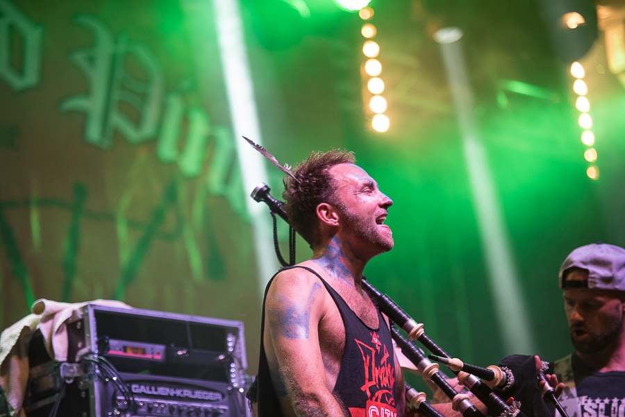 V Holýšově odstartoval ďábelský mejdan. Festival Pekelný ostrov vítá Rybičky 48 nebo Chinaski