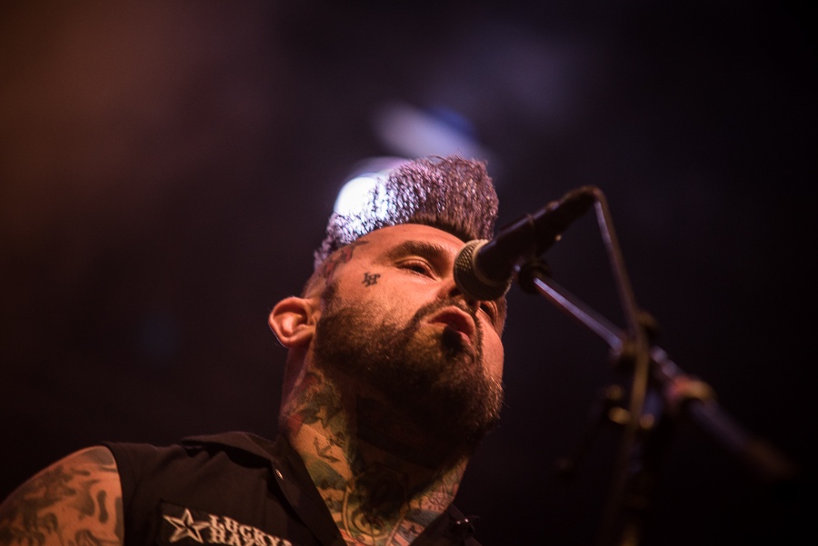 V Holýšově odstartoval ďábelský mejdan. Festival Pekelný ostrov vítá Rybičky 48 nebo Chinaski