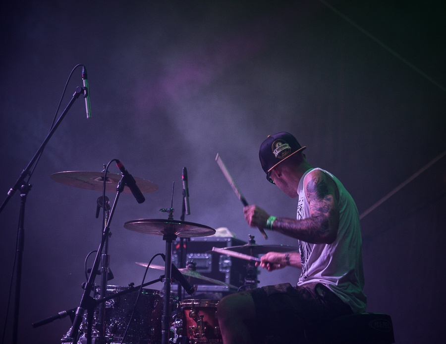 V Holýšově odstartoval ďábelský mejdan. Festival Pekelný ostrov vítá Rybičky 48 nebo Chinaski