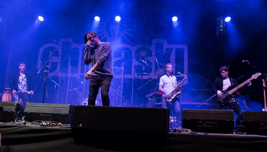 V Holýšově odstartoval ďábelský mejdan. Festival Pekelný ostrov vítá Rybičky 48 nebo Chinaski